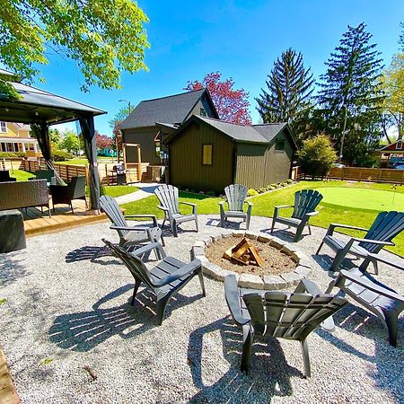 Stylish Downtown Kingsville Getaway With Putting Green, Firepit & Games المظهر الخارجي الصورة