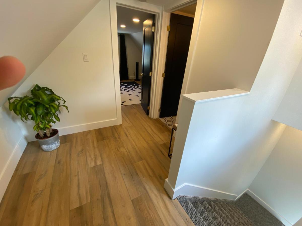 Stylish Downtown Kingsville Getaway With Putting Green, Firepit & Games المظهر الخارجي الصورة