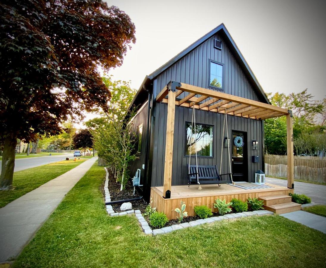 Stylish Downtown Kingsville Getaway With Putting Green, Firepit & Games المظهر الخارجي الصورة