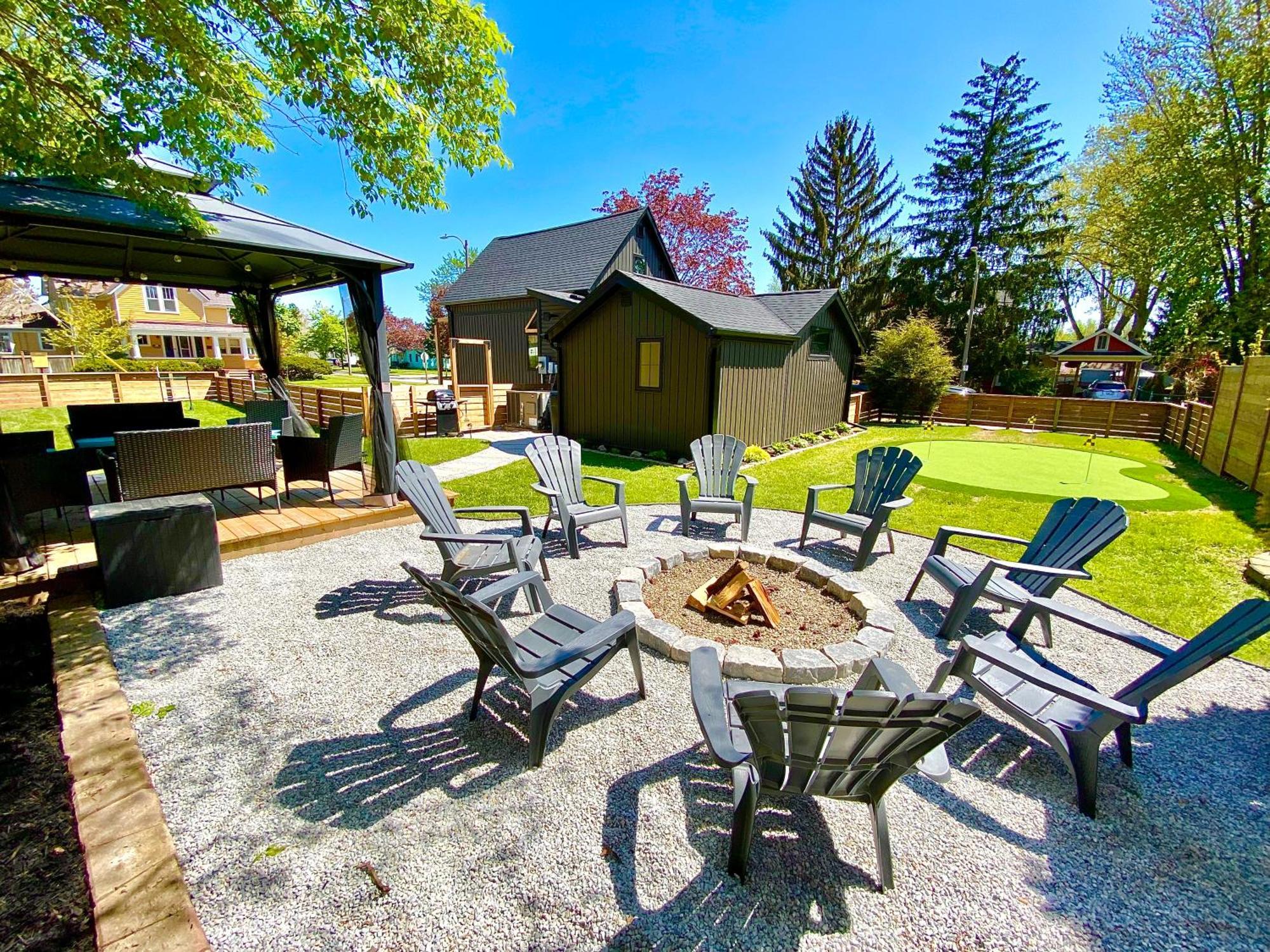 Stylish Downtown Kingsville Getaway With Putting Green, Firepit & Games المظهر الخارجي الصورة