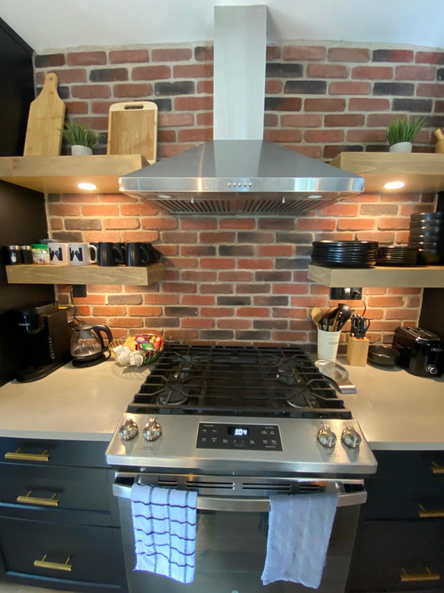 Stylish Downtown Kingsville Getaway With Putting Green, Firepit & Games المظهر الخارجي الصورة