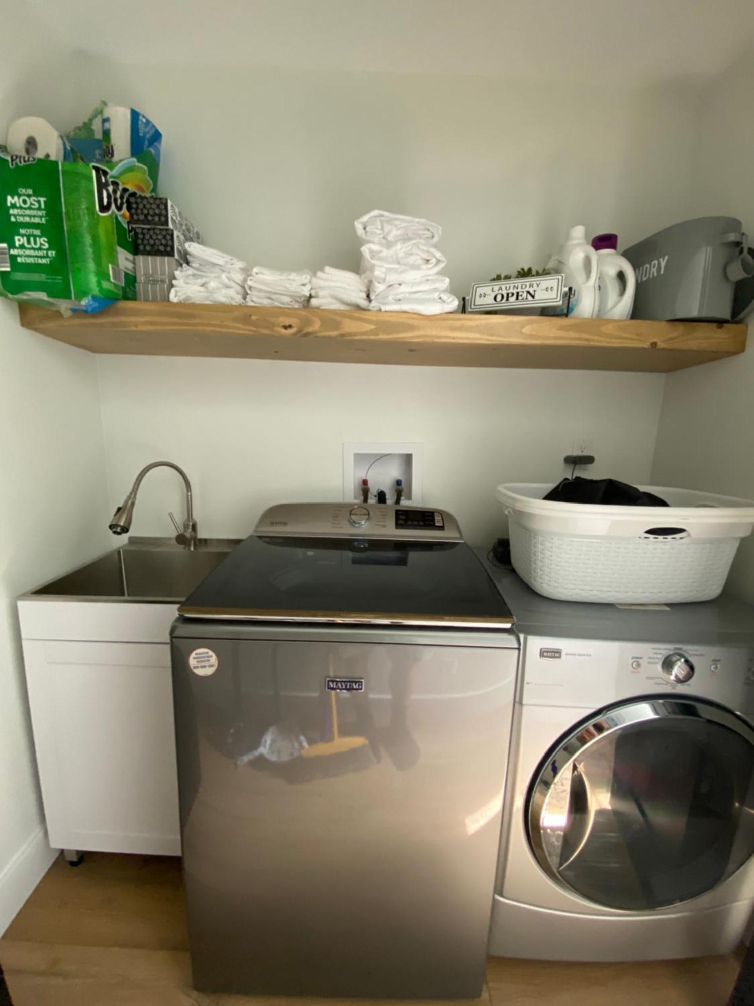 Stylish Downtown Kingsville Getaway With Putting Green, Firepit & Games المظهر الخارجي الصورة